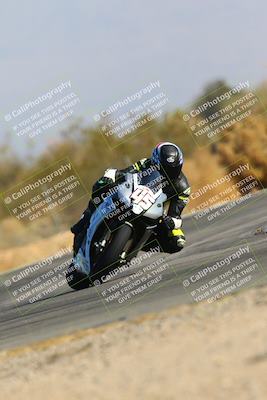 media/Jan-14-2024-SoCal Trackdays (Sun) [[2e55ec21a6]]/Turn 2 (1025am)/